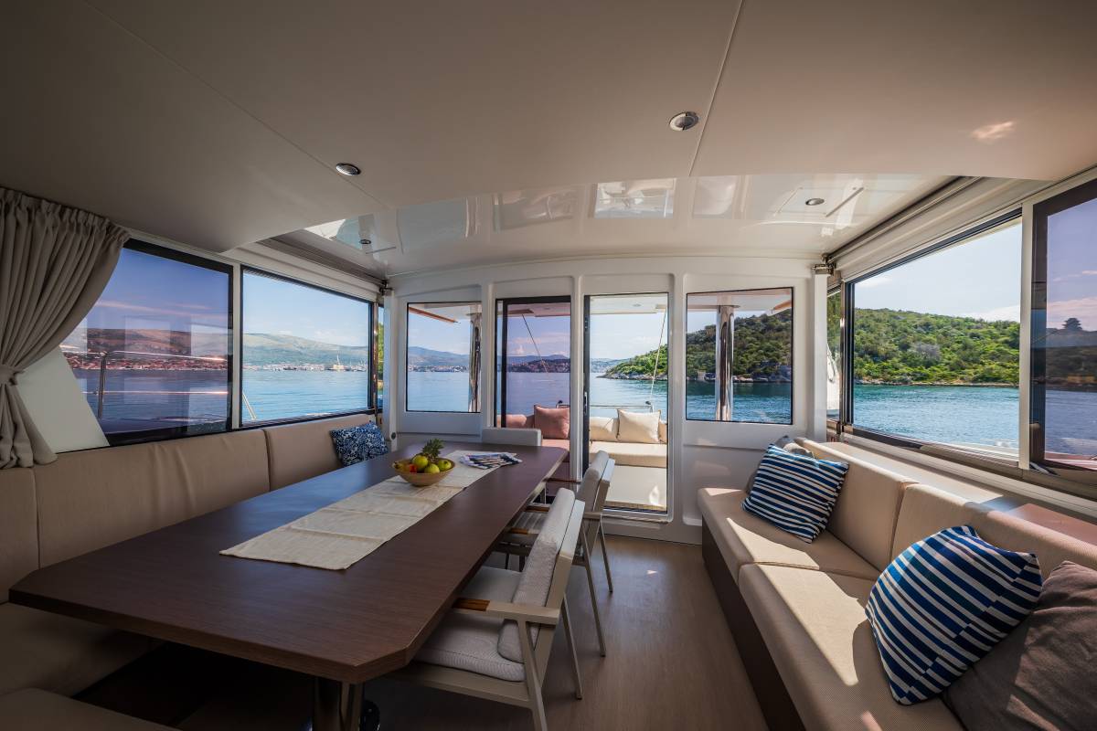 Bali 4.8, Esthera | Yacht Charter Croatia