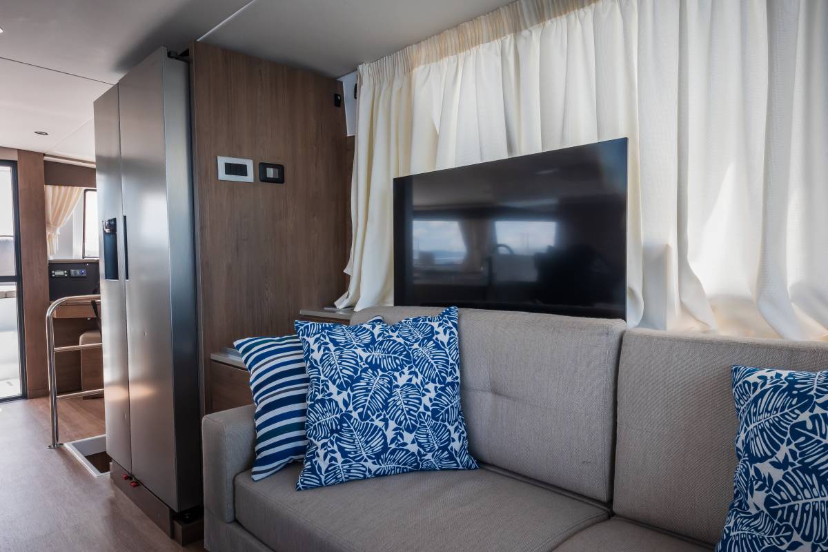 Bali 4.8, Esthera | Yacht Charter Croatia
