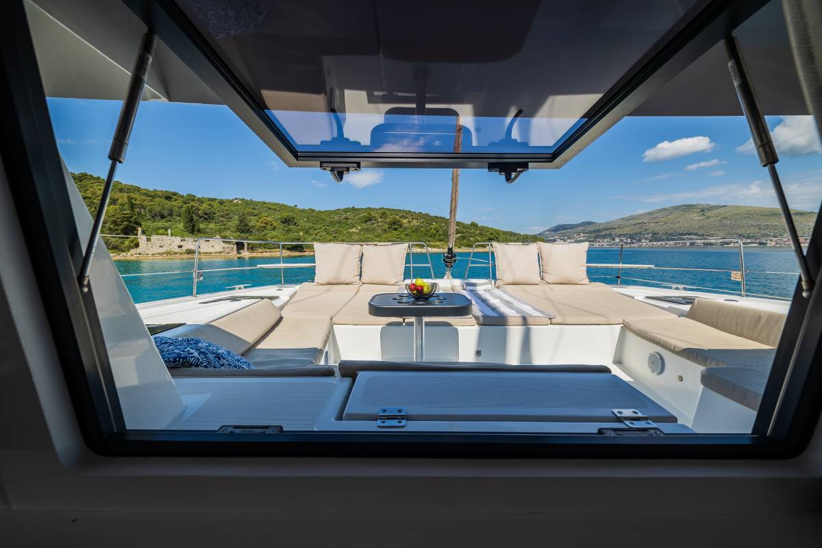 Bali 4.8, Esthera | Yacht Charter Croatia