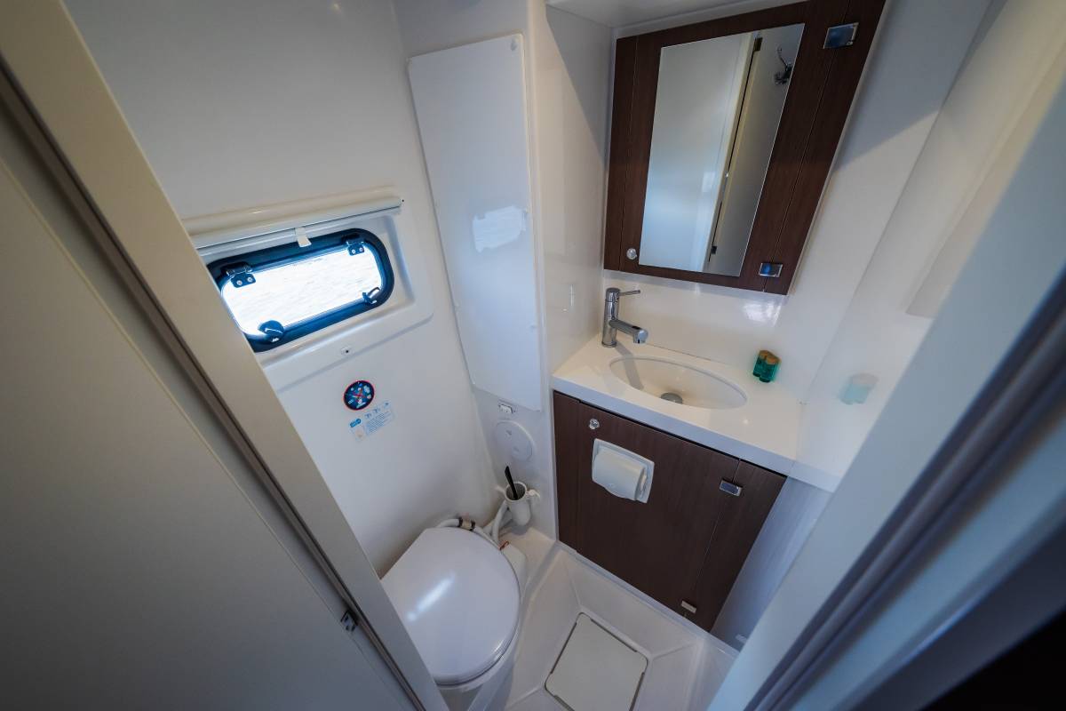 Bali 4.8, Esthera | Yacht Charter Croatia