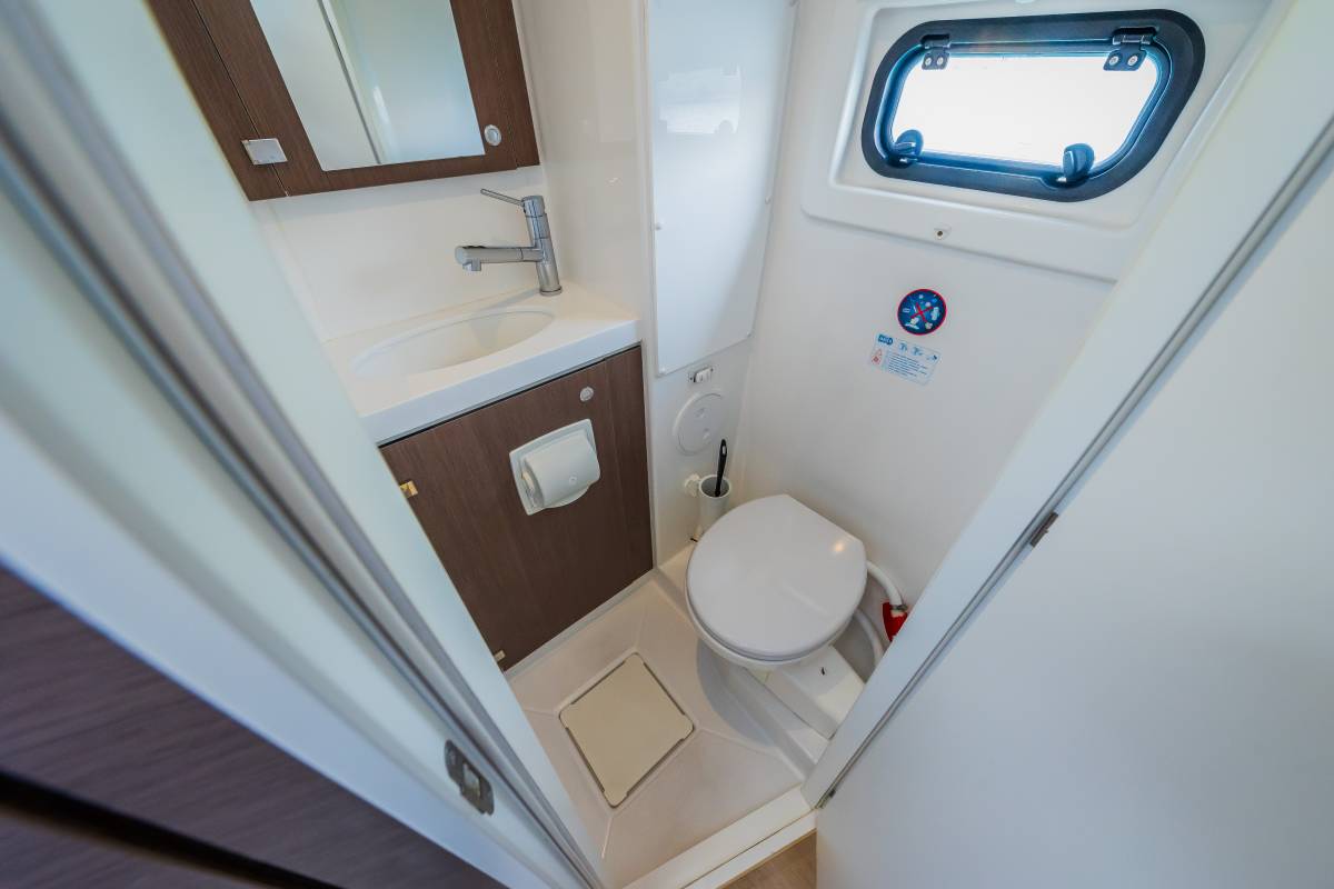 Bali 4.8, Esthera | Yacht Charter Croatia