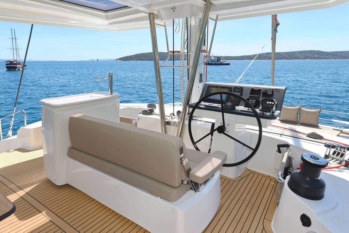 Bali 5.2, VoilĂ ! | Yacht Charter Croatia
