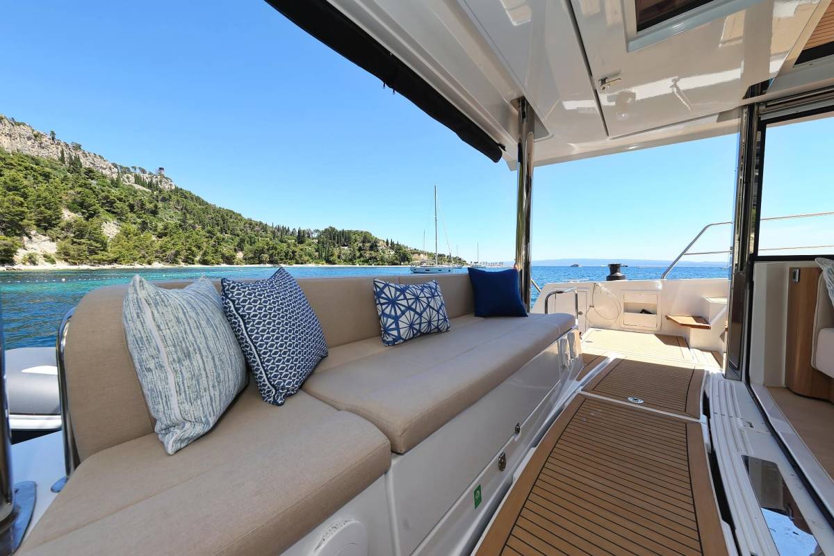 Bali 5.2, VoilĂ ! | Yacht Charter Croatia