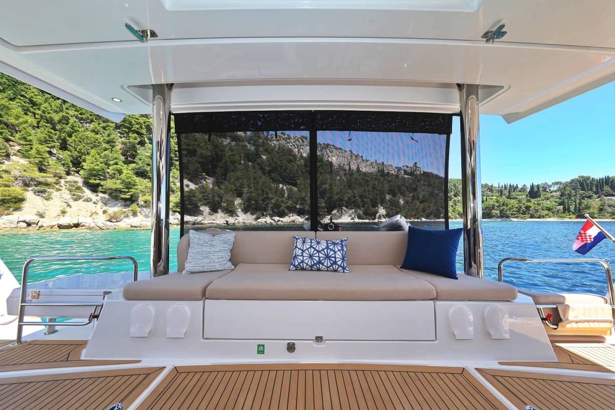 Bali 5.2, VoilĂ ! | Yacht Charter Croatia