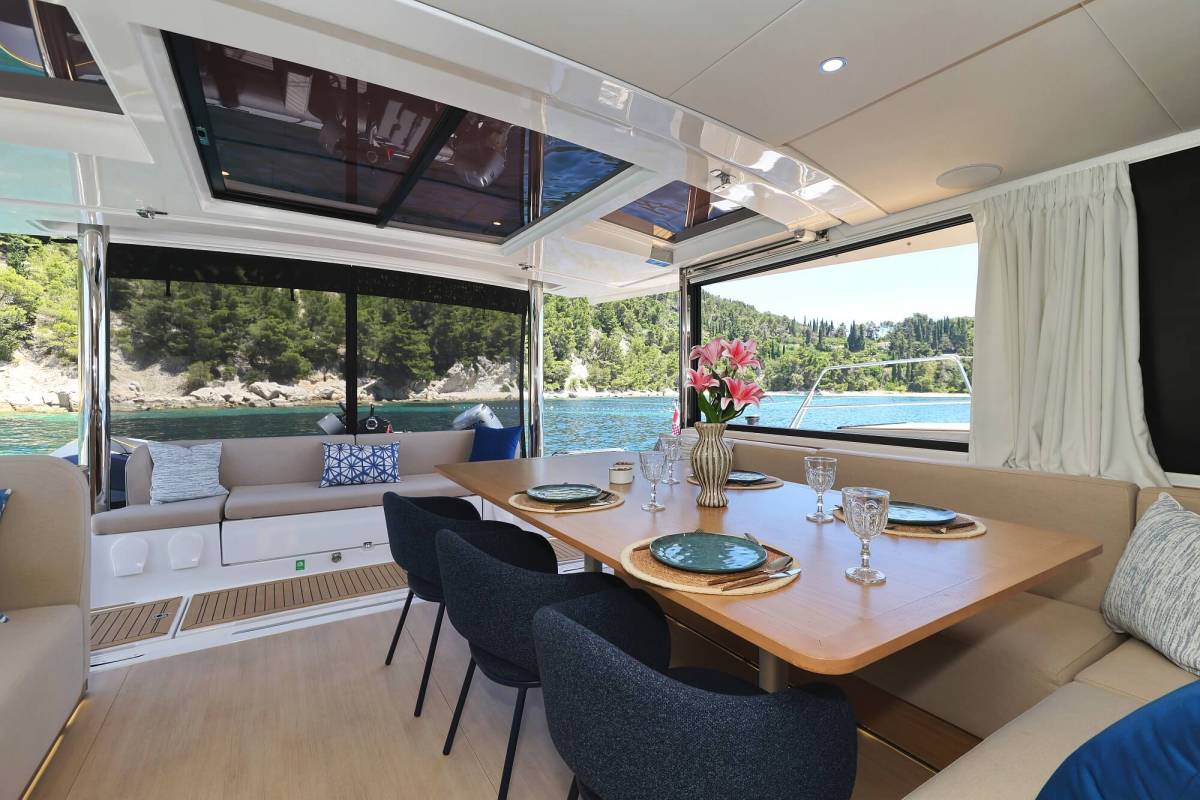 Bali 5.2, VoilĂ ! | Yacht Charter Croatia