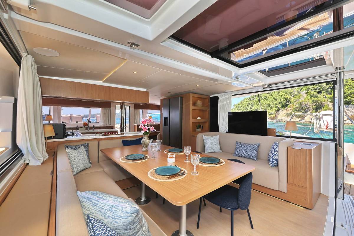 Bali 5.2, VoilĂ ! | Yacht Charter Croatia