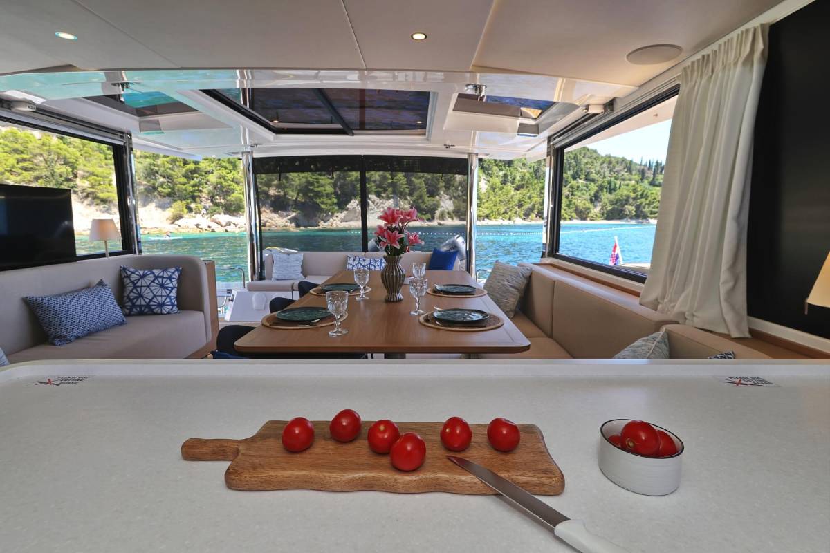 Bali 5.2, VoilĂ ! | Yacht Charter Croatia