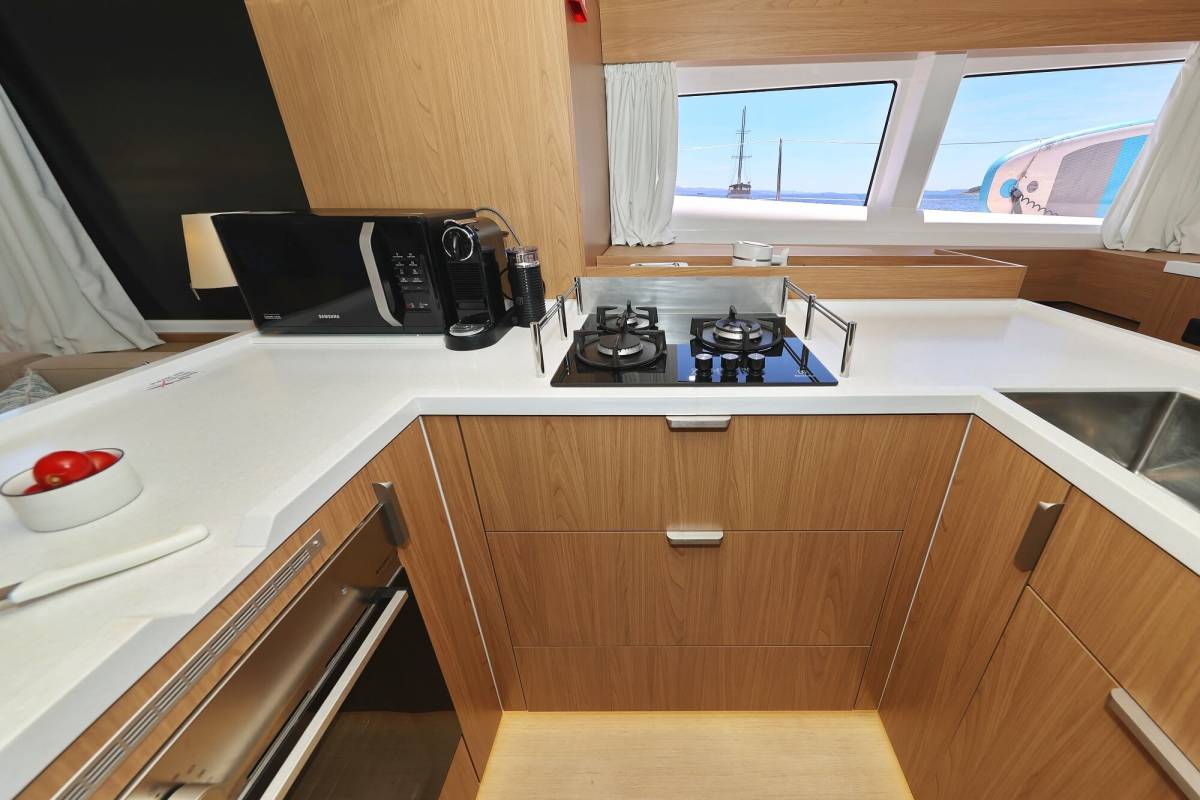 Bali 5.2, VoilĂ ! | Yacht Charter Croatia