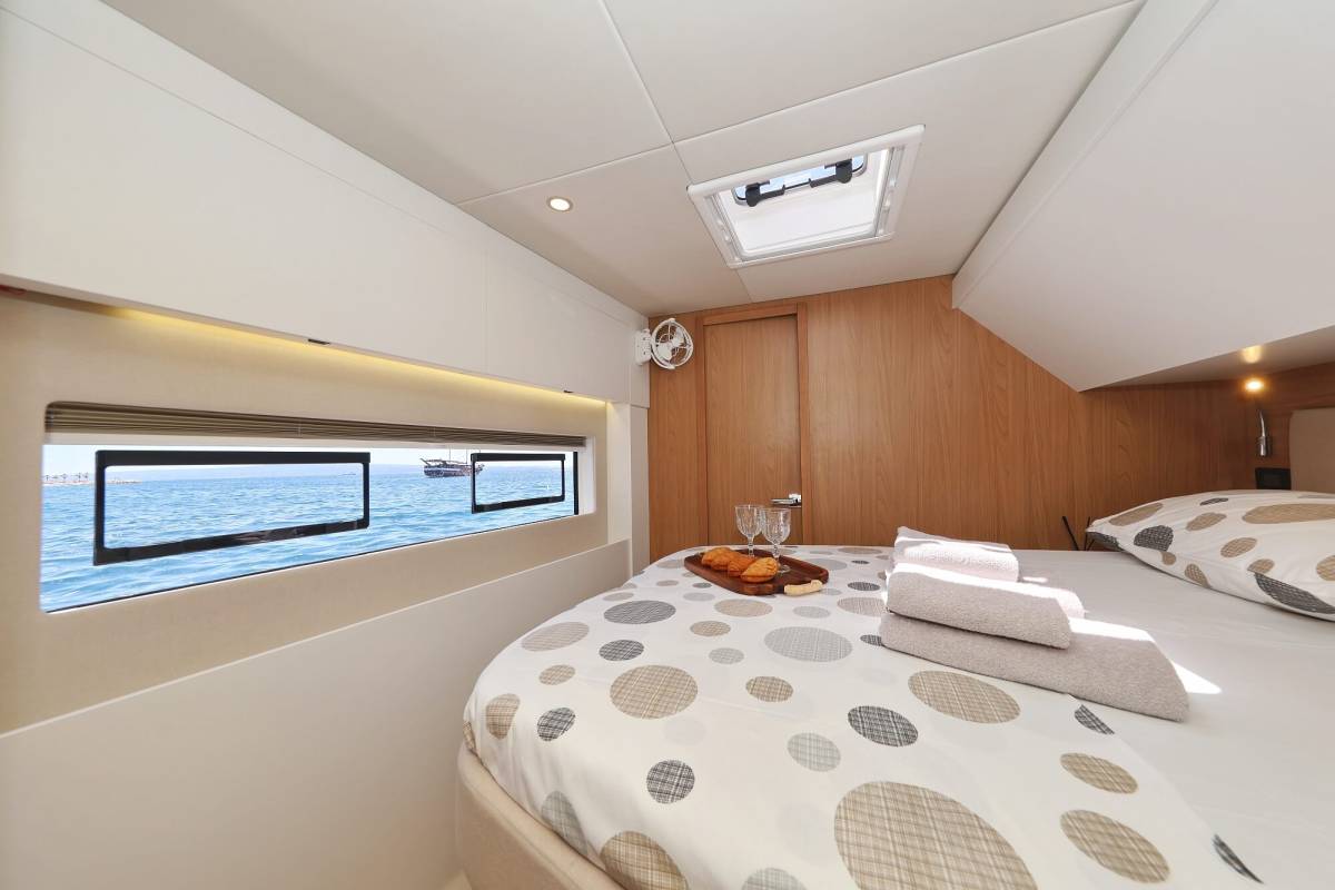 Bali 5.2, VoilĂ ! | Yacht Charter Croatia