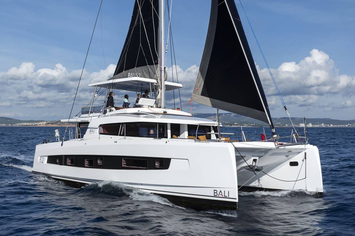 Bali 5.2, Lumière | Yacht Charter Croatia