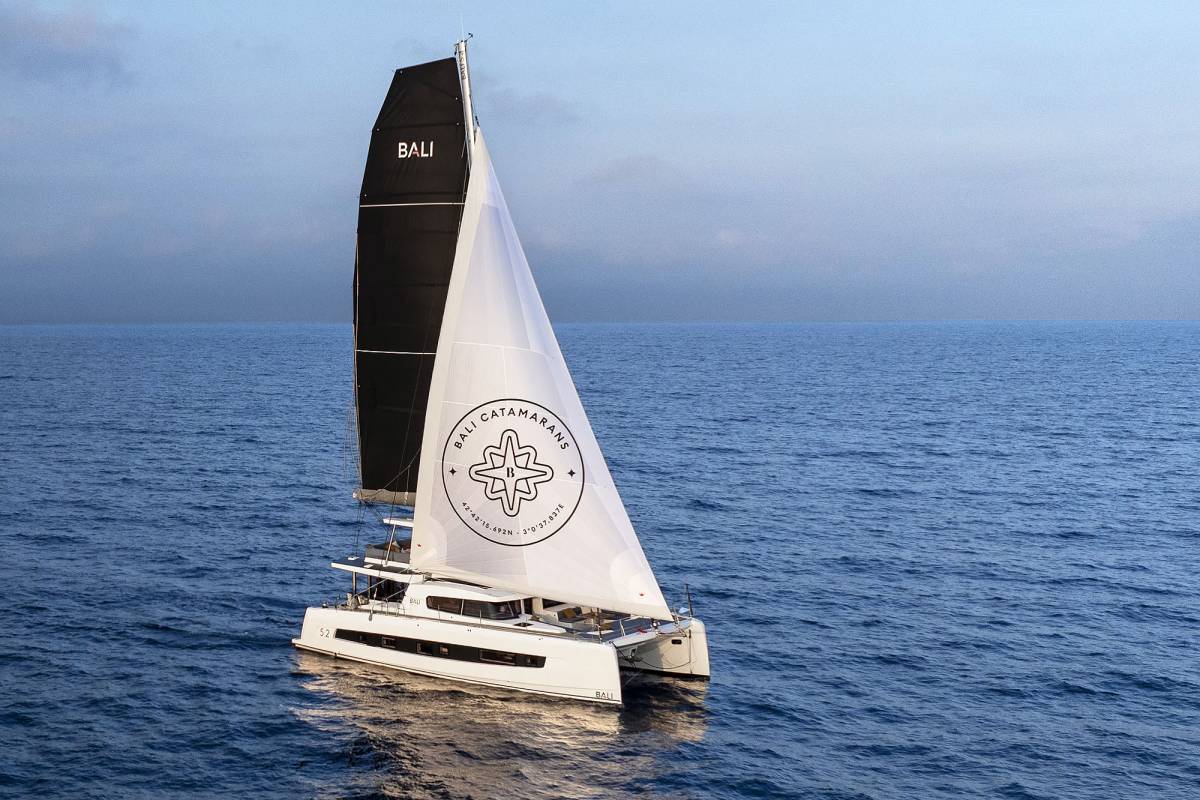 Bali 5.2, Lumière | Yacht Charter Croatia