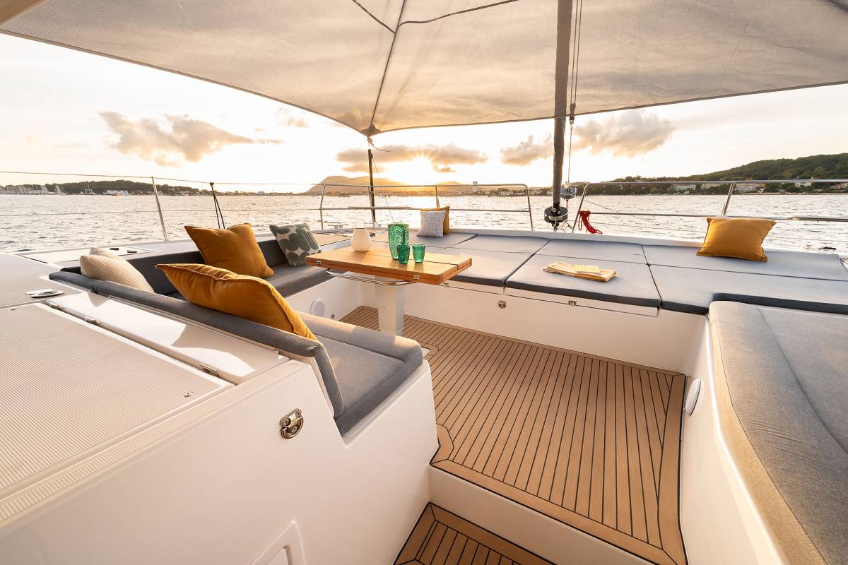 Bali 5.2, Lumière | Yacht Charter Croatia