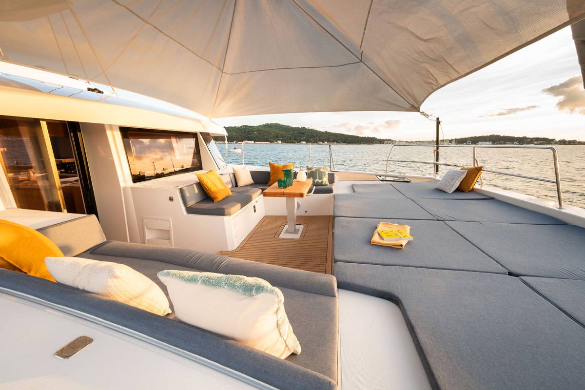 Bali 5.2, Lumière | Yacht Charter Croatia