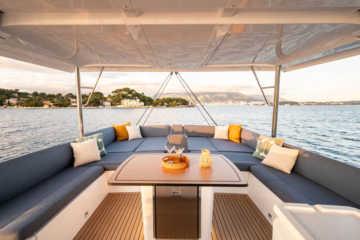 Bali 5.2, Lumière | Yacht Charter Croatia