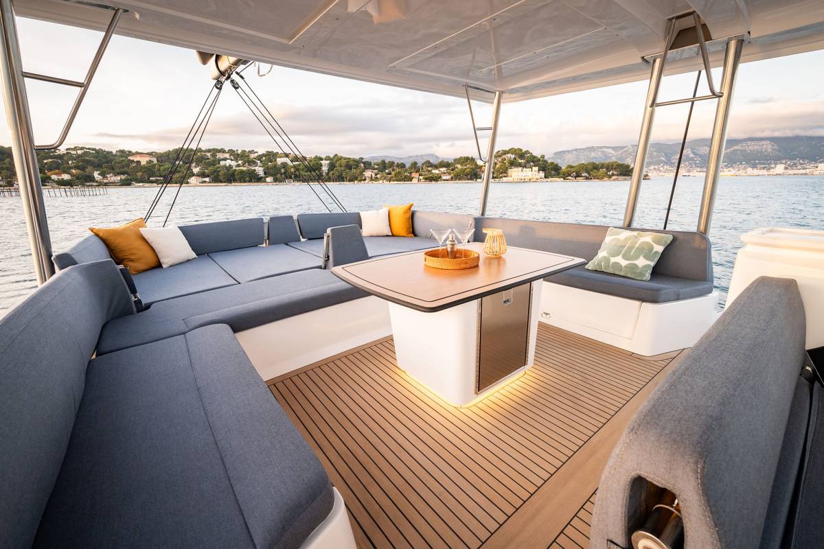 Bali 5.2, Lumière | Yacht Charter Croatia