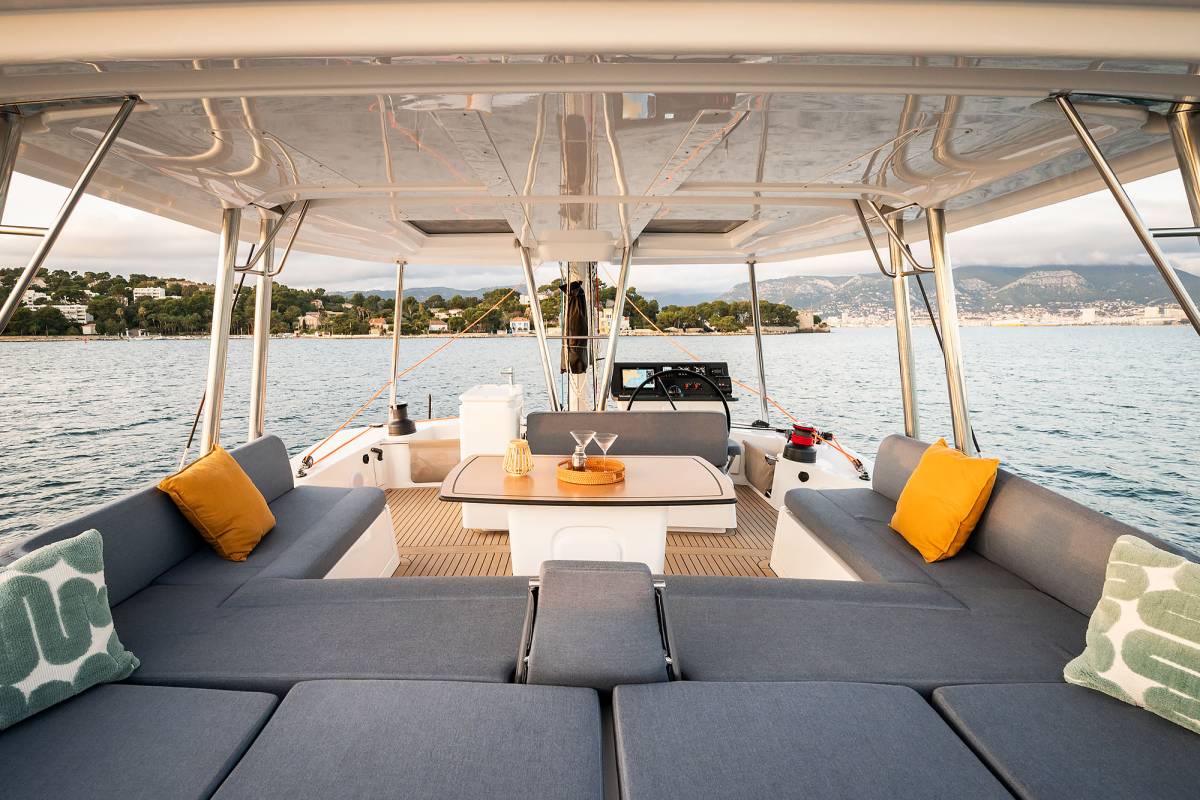 Bali 5.2, Lumière | Yacht Charter Croatia