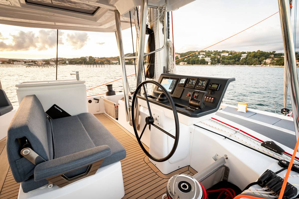 Bali 5.2, Lumière | Yacht Charter Croatia