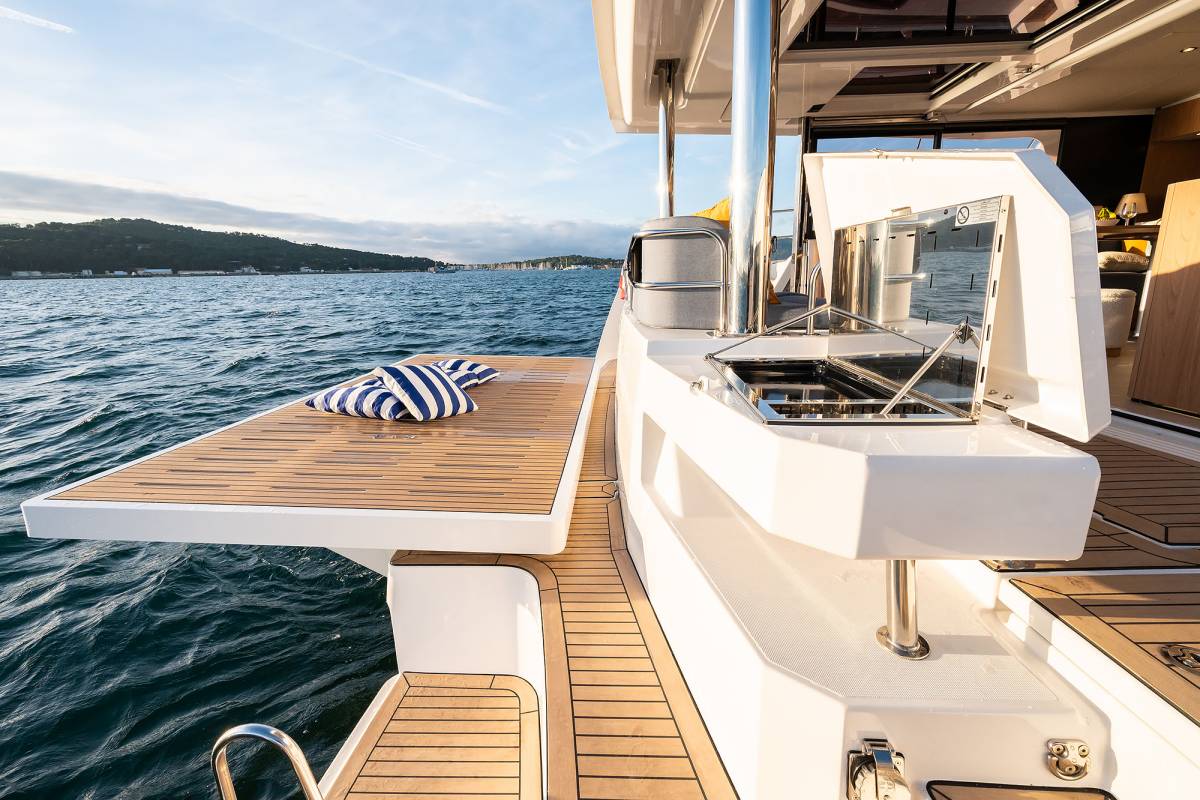 Bali 5.2, Lumière | Yacht Charter Croatia