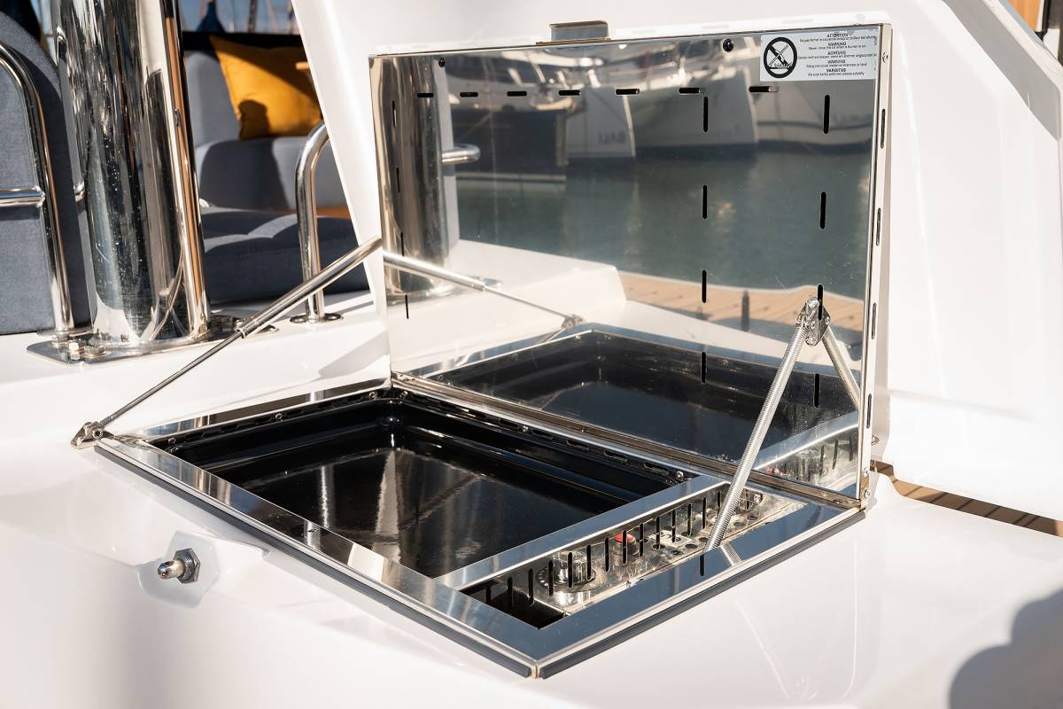 Bali 5.2, Lumière | Yacht Charter Croatia