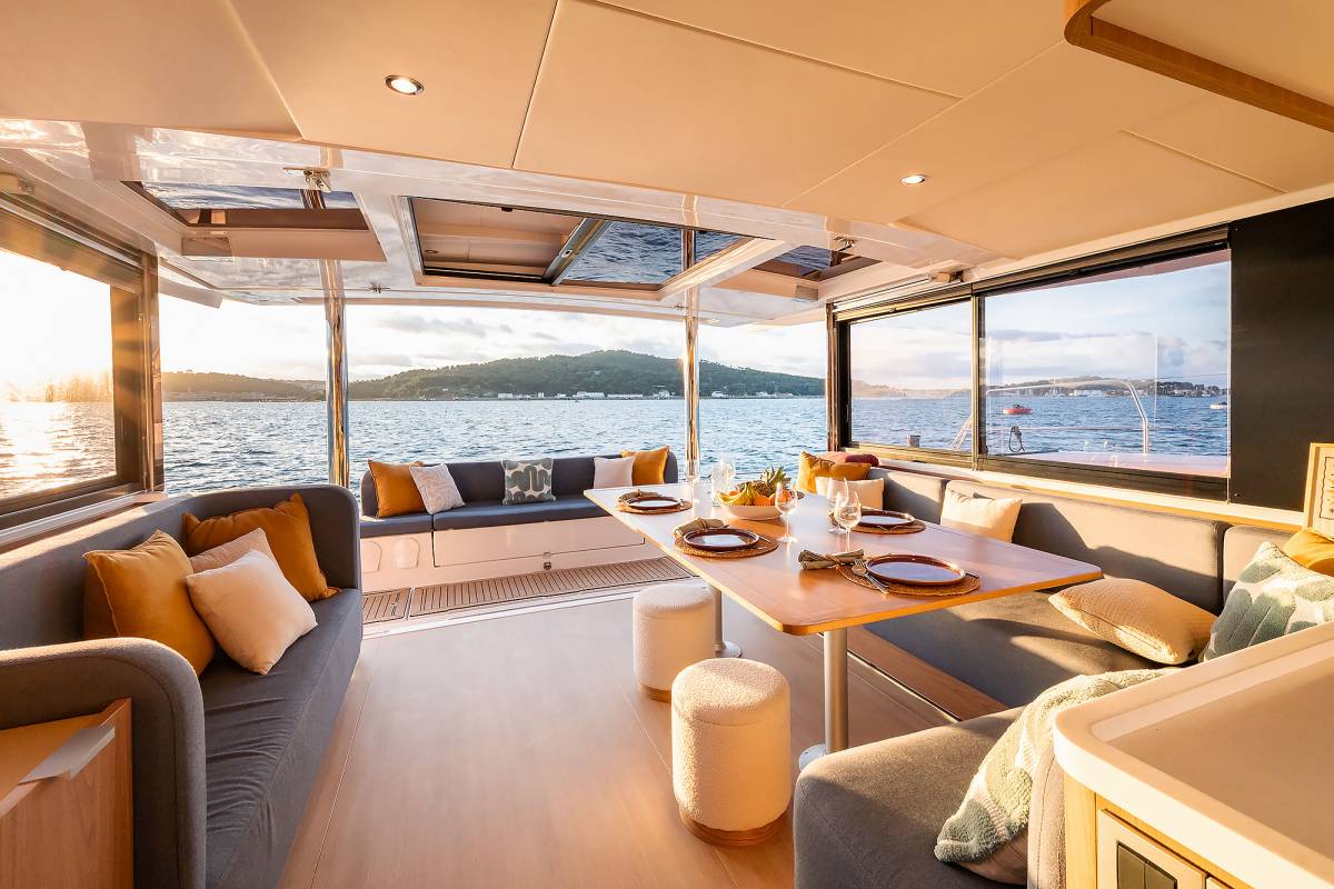 Bali 5.2, Lumière | Yacht Charter Croatia
