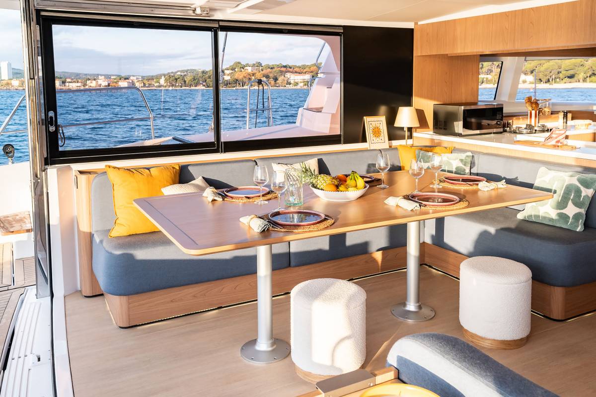 Bali 5.2, Lumière | Yacht Charter Croatia