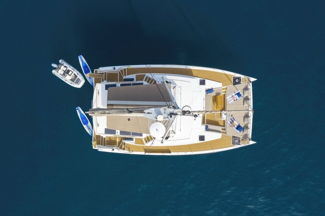 Bali 5.4, Marea I | Yacht Charter Croatia