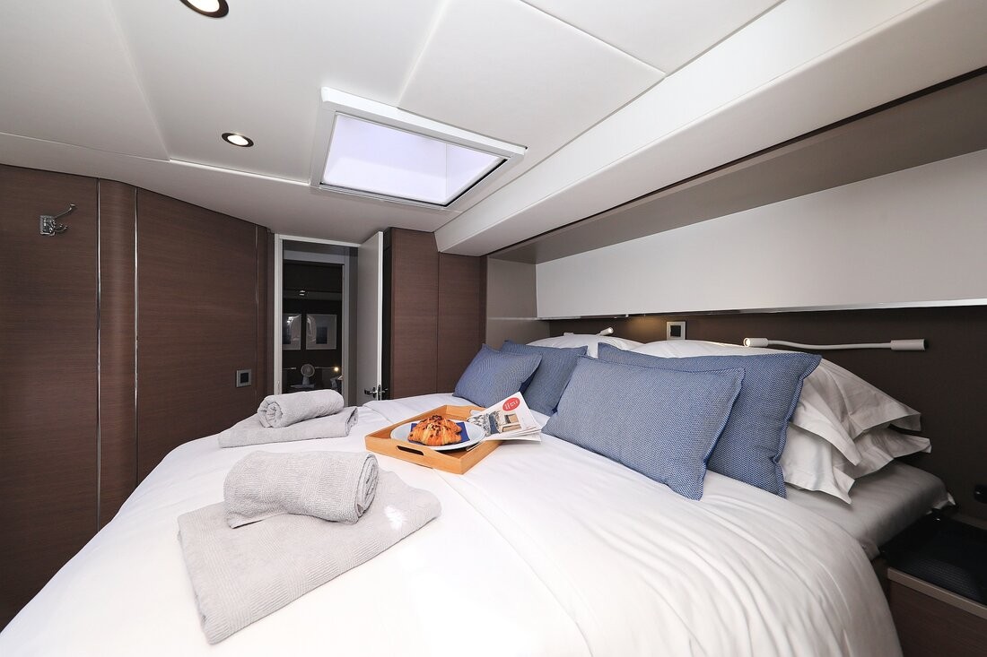 Bali 5.4, Marea I | Yacht Charter Croatia