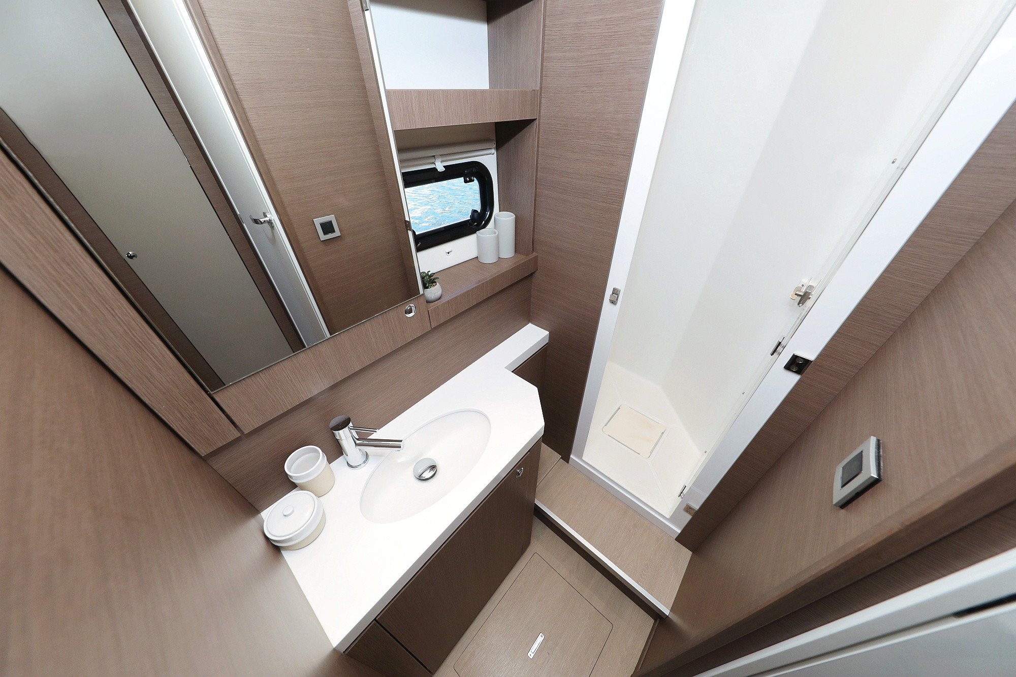 Bali 5.4, EQ Horizon | Yachtcharter Kroatien