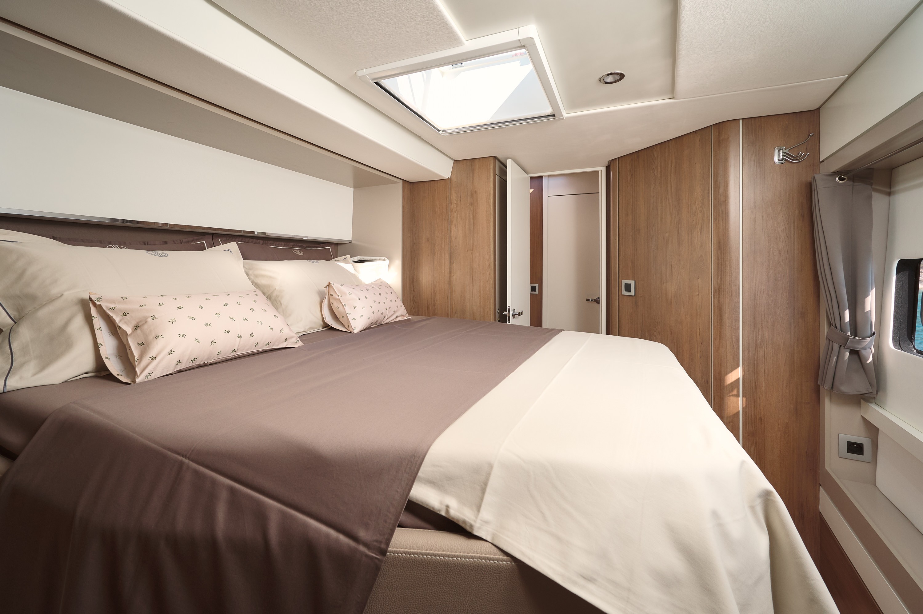 Bali 5.4, Joža | Yacht Charter Croatia