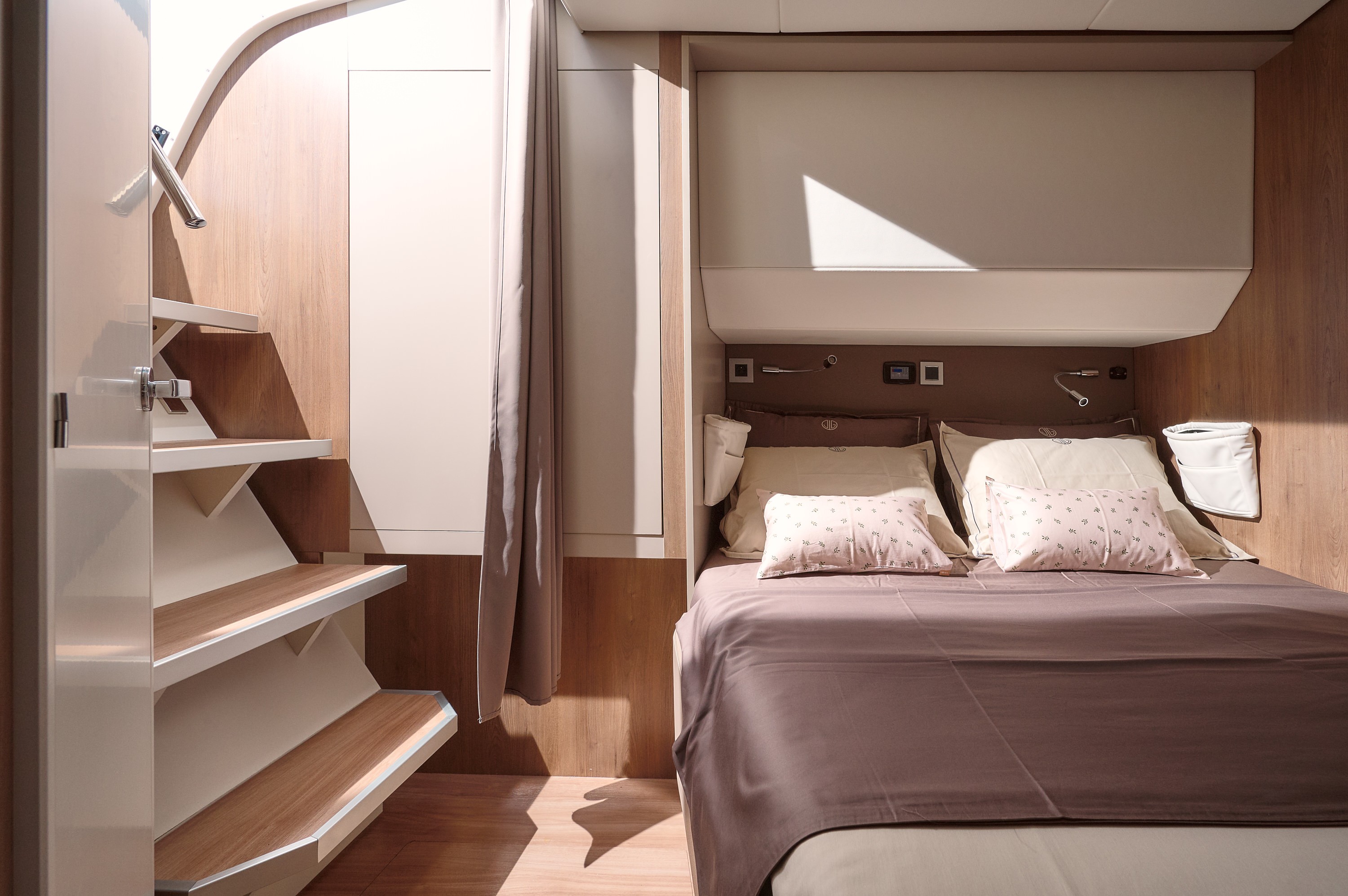 Bali 5.4, Joža | Yacht Charter Croatia