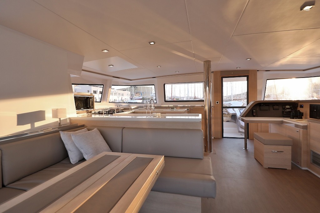 Bali 5.4, Lalounge | Yachtcharter Kroatien