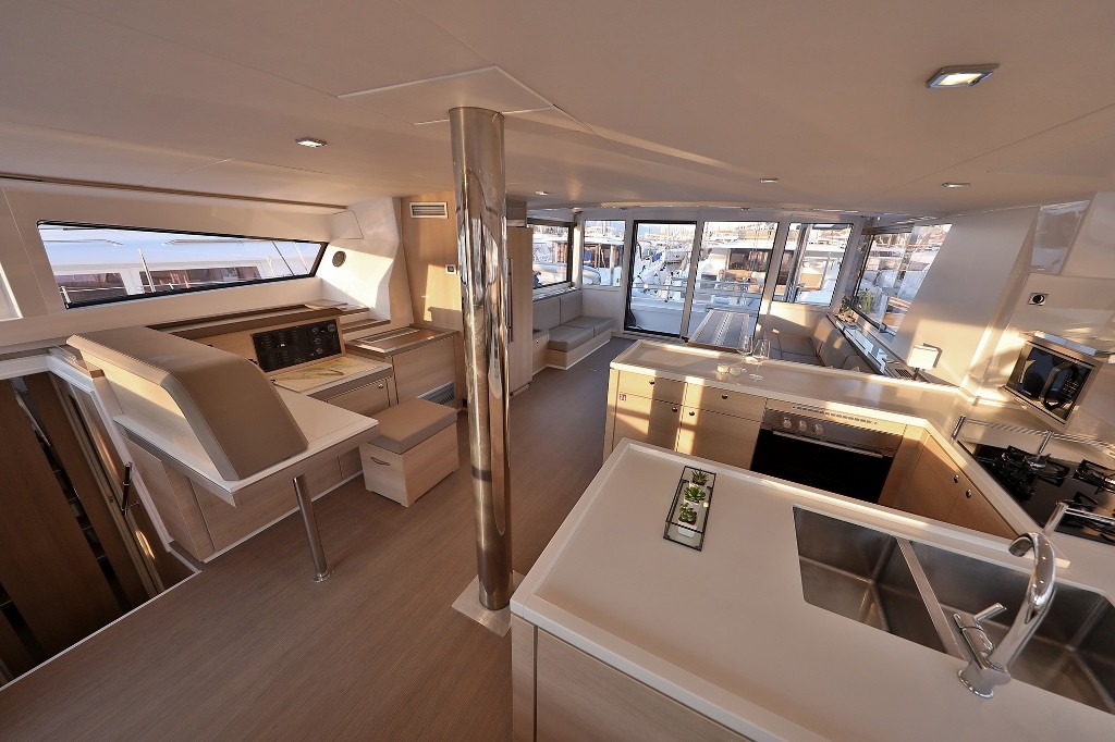 Bali 5.4, Lalounge | Yachtcharter Kroatien