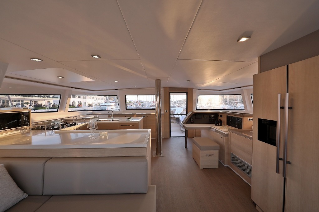 Bali 5.4, Lalounge | Yachtcharter Kroatien