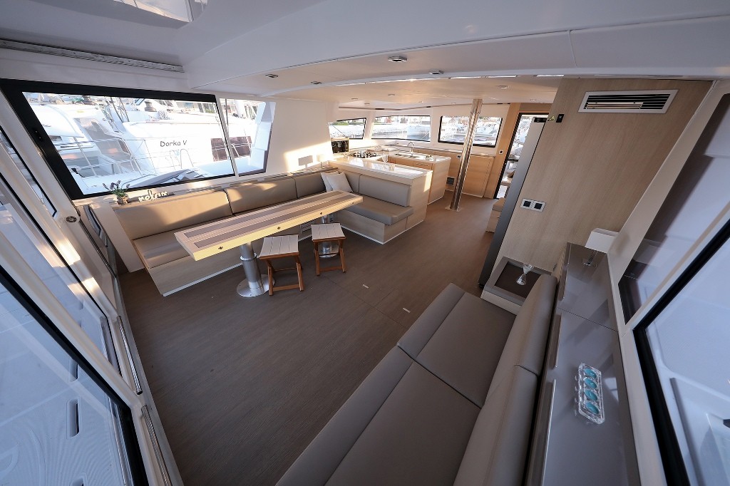 Bali 5.4, Lalounge | Yachtcharter Kroatien