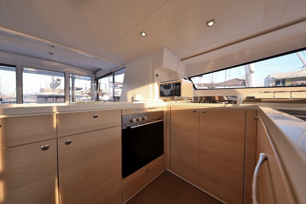 Bali 5.4, Lalounge | Yachtcharter Kroatien