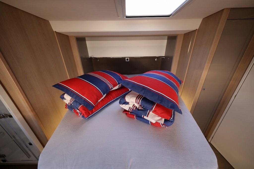 Bali 5.4, Lalounge | Yachtcharter Kroatien