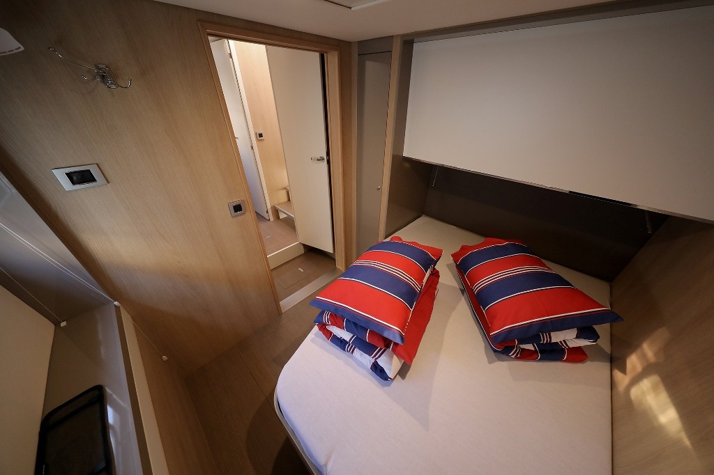 Bali 5.4, Lalounge | Yachtcharter Kroatien