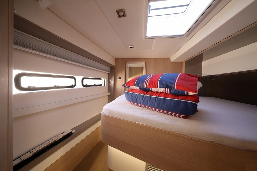 Bali 5.4, Lalounge | Yachtcharter Kroatien