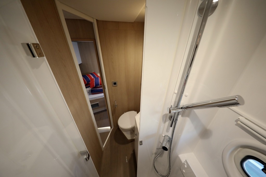 Bali 5.4, Lalounge | Yachtcharter Kroatien