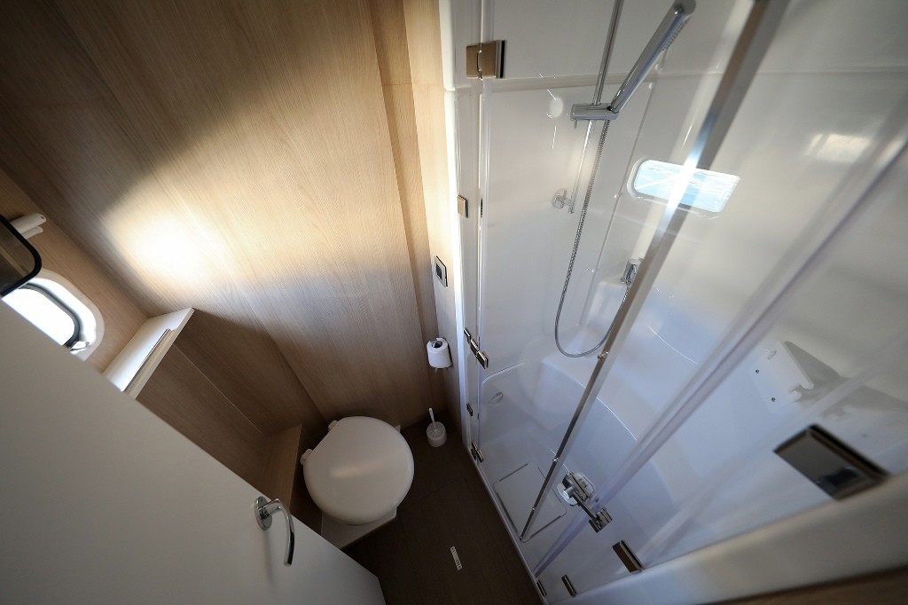 Bali 5.4, Lalounge | Yachtcharter Kroatien