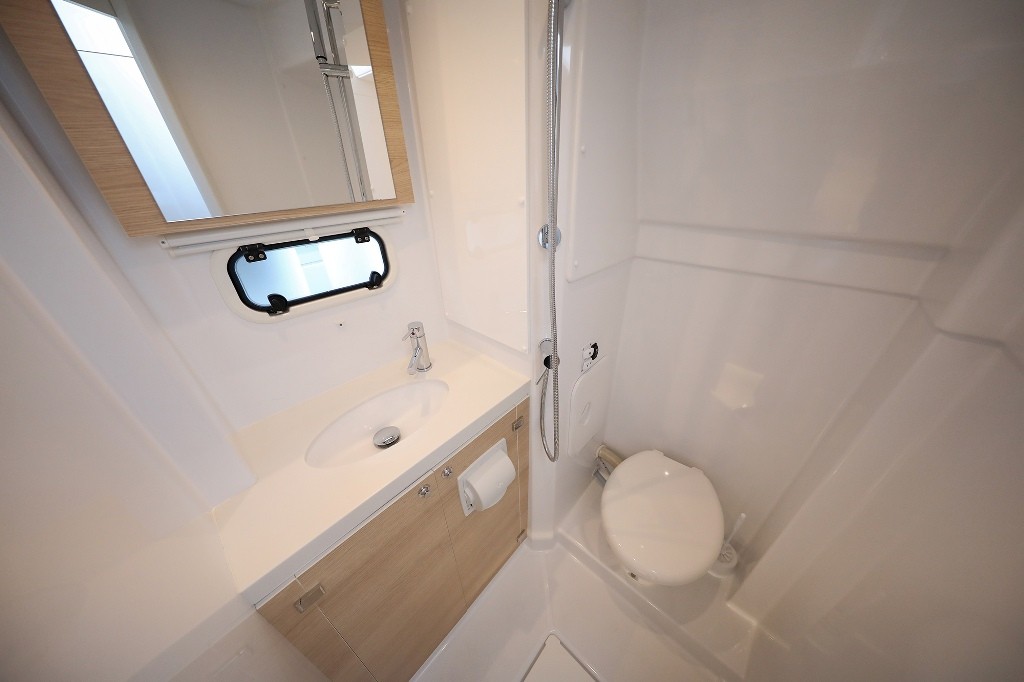 Bali 5.4, Lalounge | Yachtcharter Kroatien