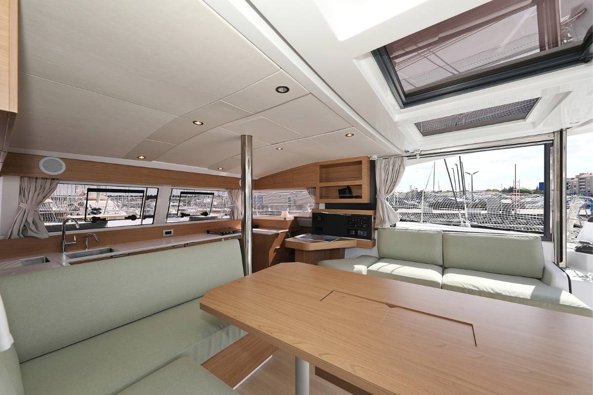 Bali Catsmart, Starseeker | Yacht Charter Croatia