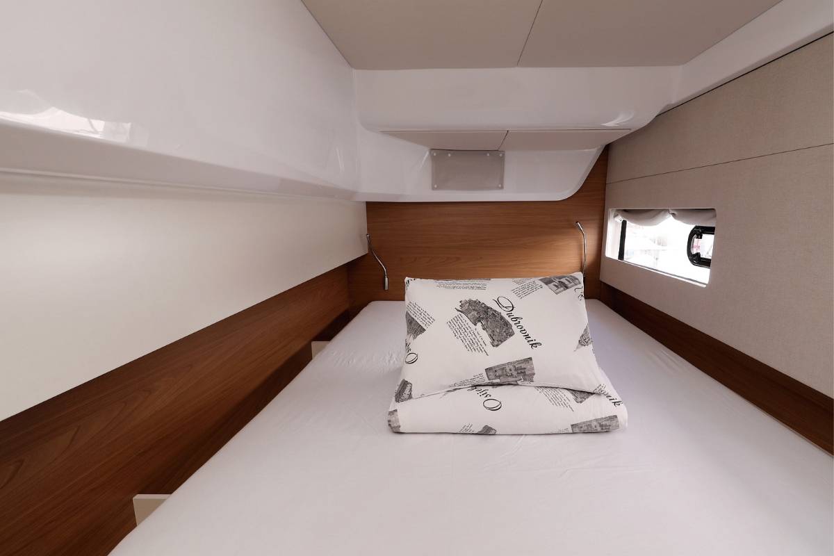 Bali Catsmart, Starseeker | Yacht Charter Croatia