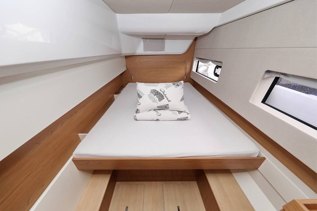 Bali Catsmart, Starseeker | Yacht Charter Croatia