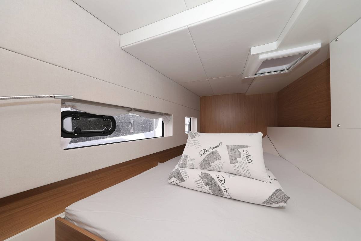 Bali Catsmart, Starseeker | Yacht Charter Croatia