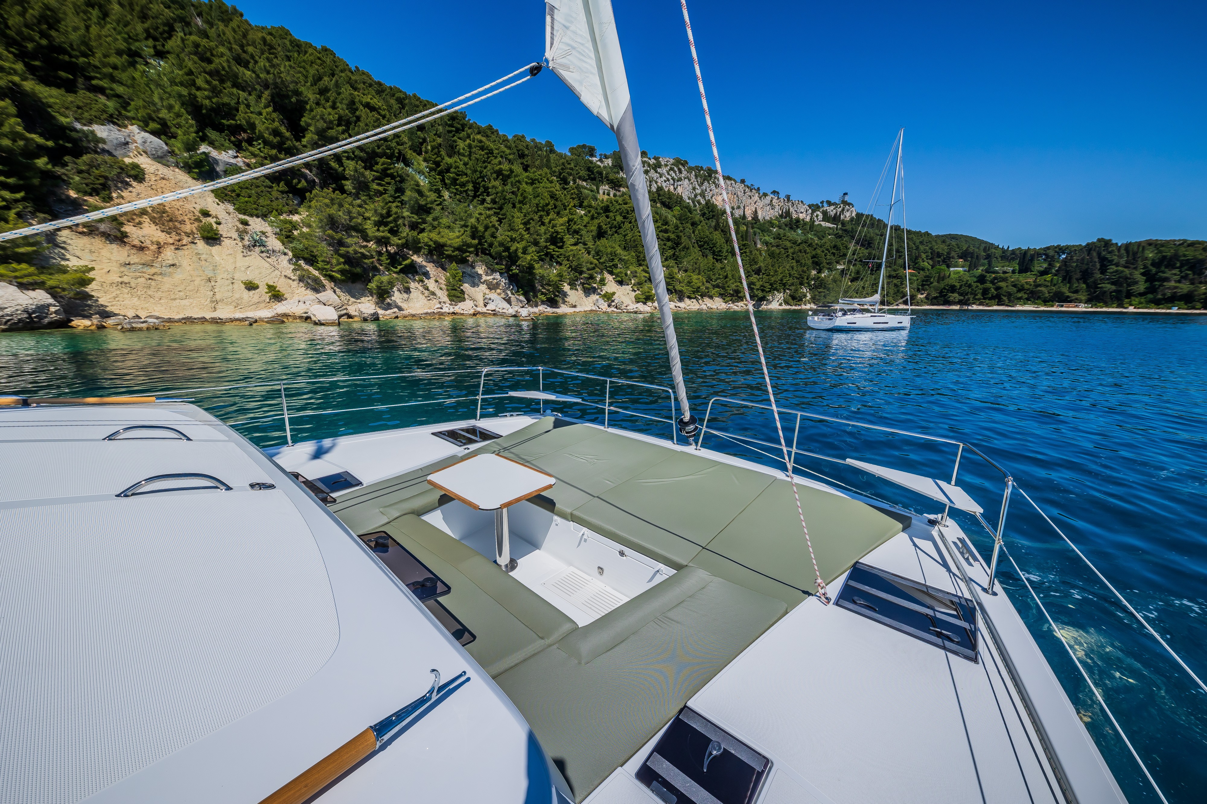 Bali Catsmart, Enfant Terrible | Yachtcharter Kroatien