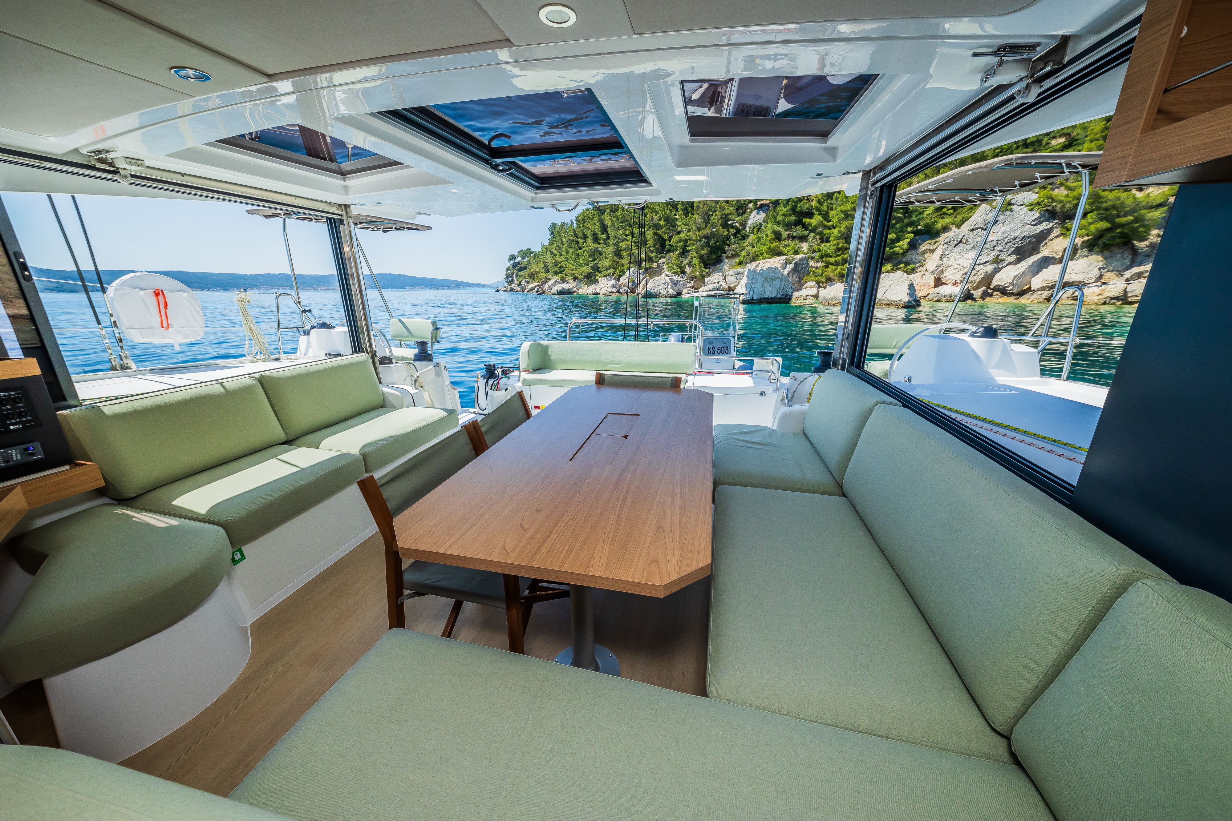 Bali Catsmart, Enfant Terrible | Yachtcharter Kroatien