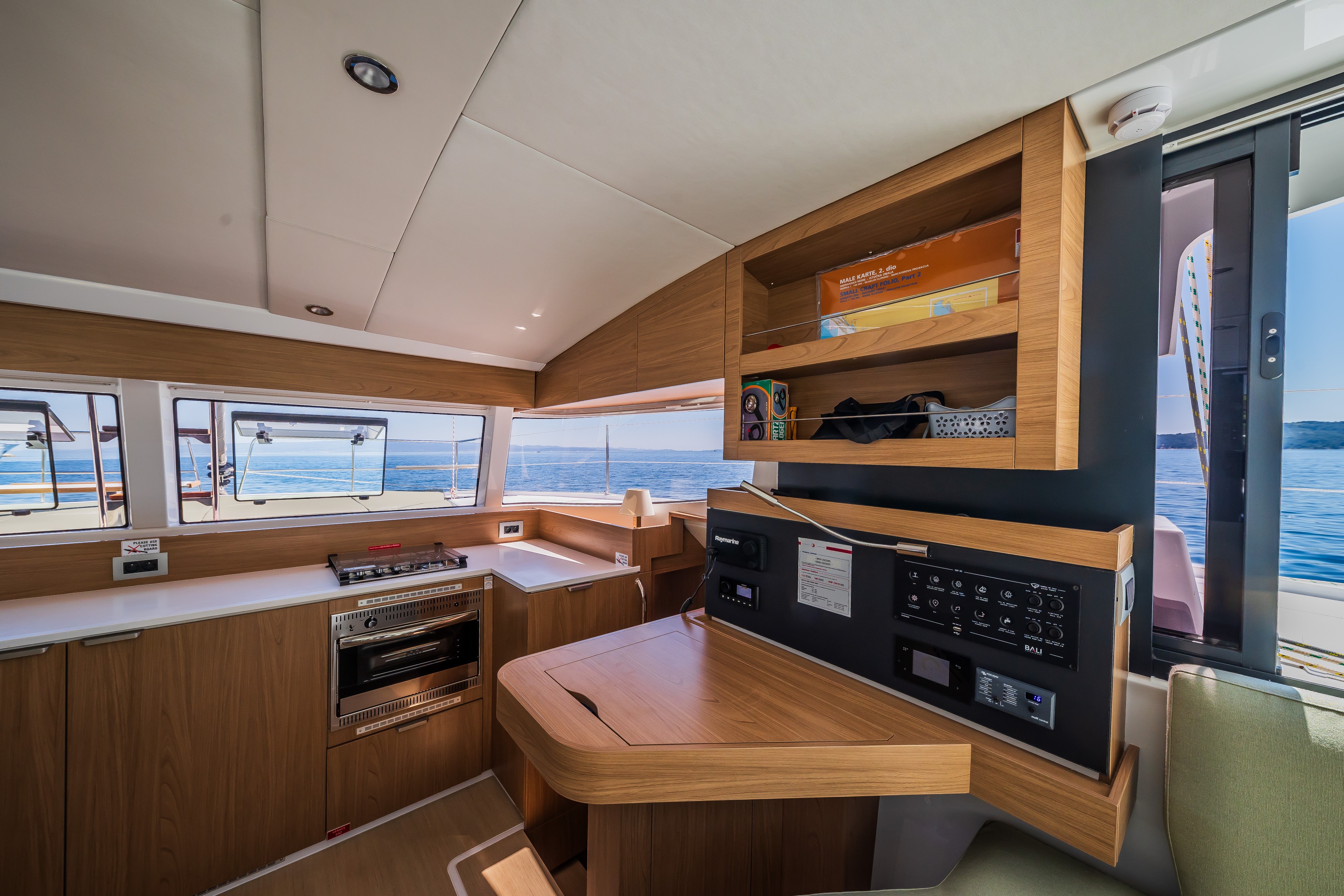 Bali Catsmart, Enfant Terrible | Yachtcharter Kroatien