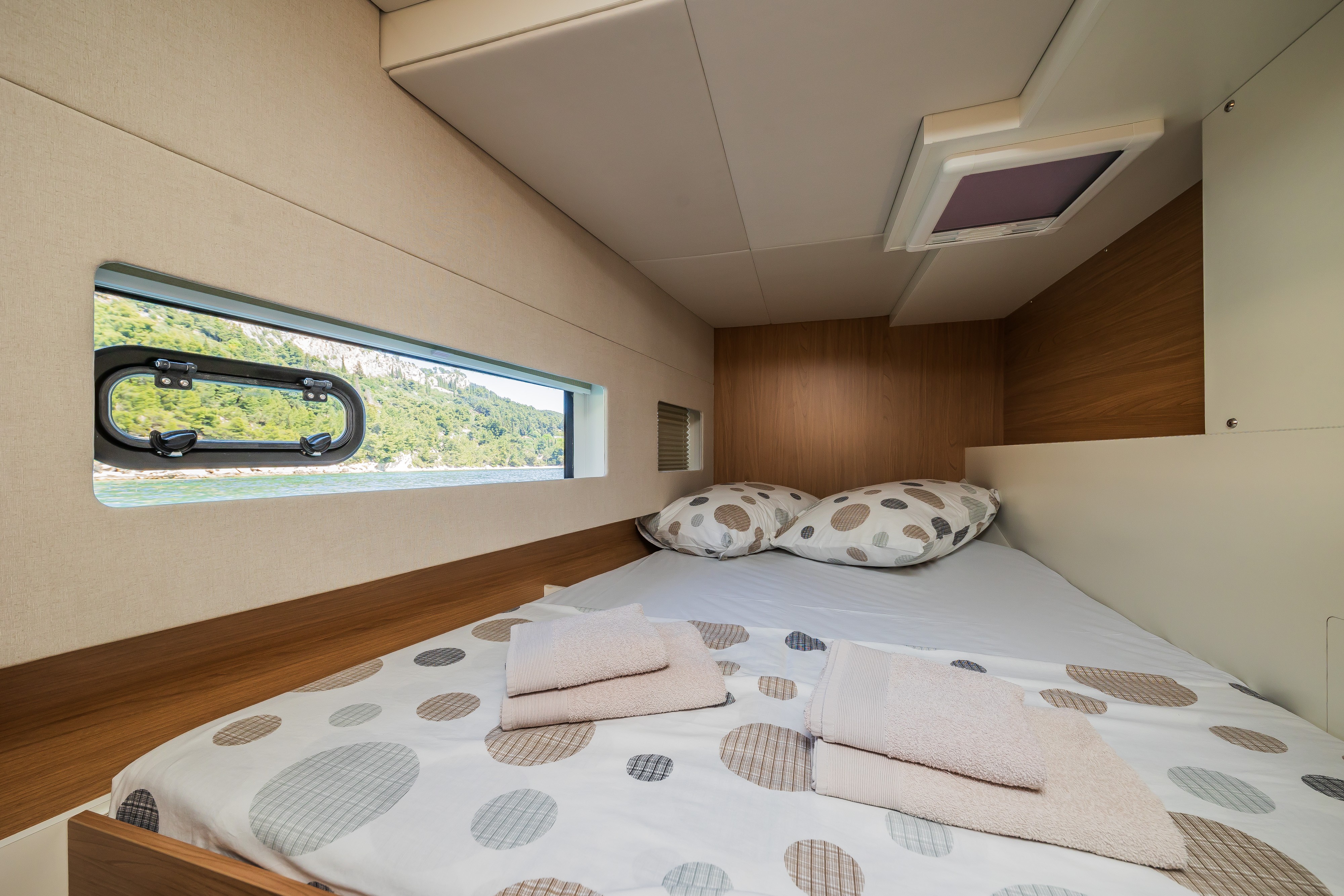 Bali Catsmart, Enfant Terrible | Yachtcharter Kroatien