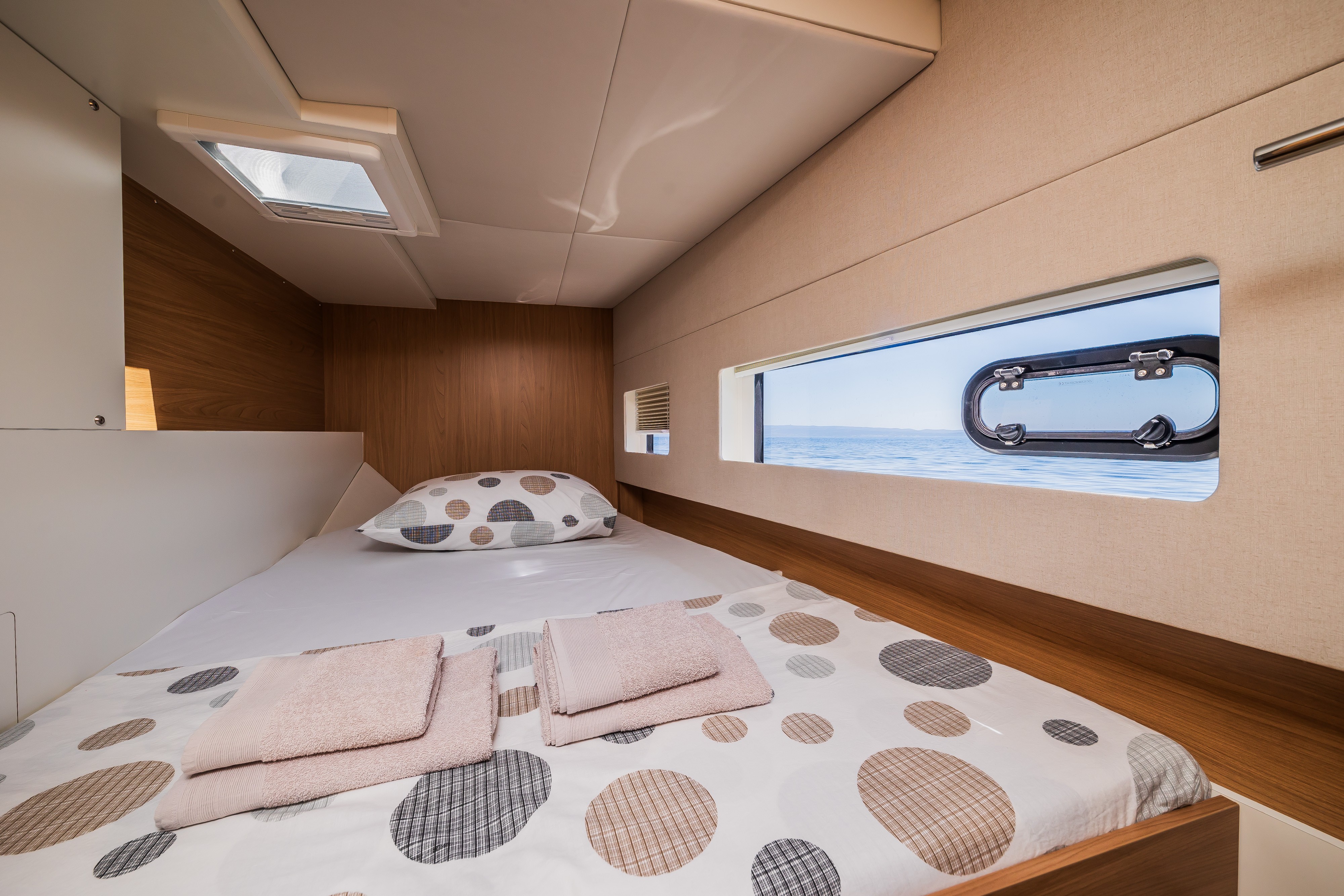 Bali Catsmart, Enfant Terrible | Yachtcharter Kroatien